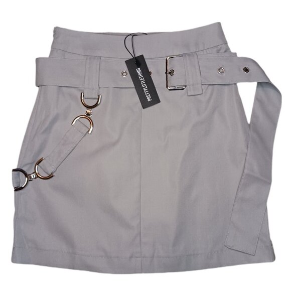 Pretty Little Thing Womens Size 0 Mini Skirt Light Gray Woven Utility Buckle - Picture 6 of 6